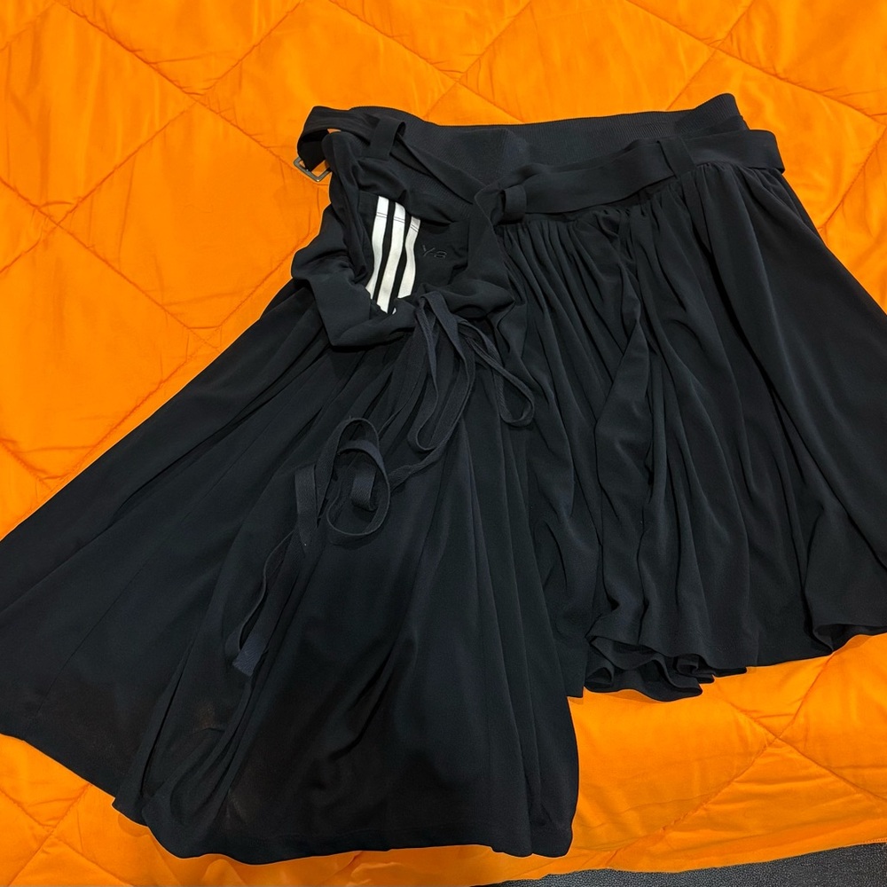 Yohji Yamamoto Y-3 Elegant Black A-Line Skirt size L, knee length. Asymmetrical